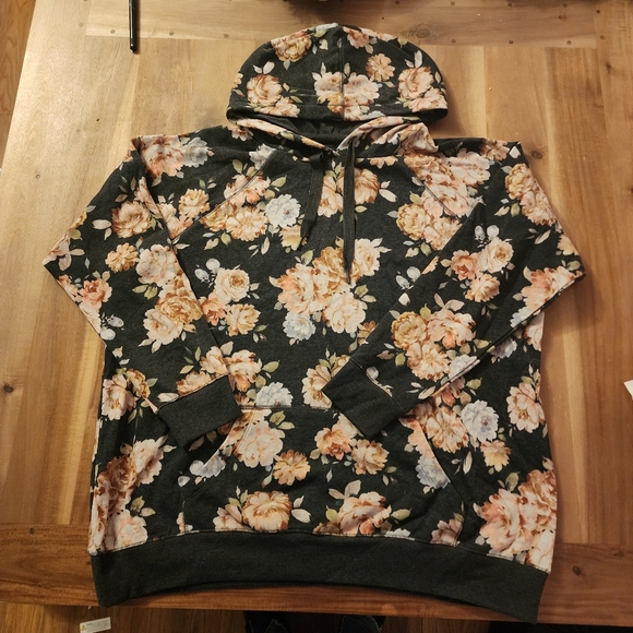 Torrid size 2 floral black classic fit cozy fleece raglan hoodie nwt - Picture 2 of 5